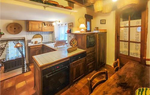 Olargues House | Cozy Home In Olargues With Kitchen