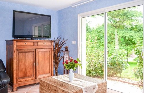 Payzac House | Cozy home in Payzac with kitchen