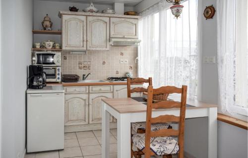 Quemperven House | Cozy Home In Quemperven With Wifi