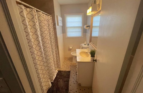 Overland Park House | Cozy home in quiet Overland Park neighborhood