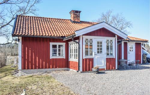 Soderkoping House | Cozy Home In Söderköping With Kitchen