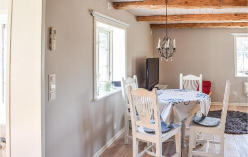 Soderkoping House | Cozy Home In Söderköping With Kitchen