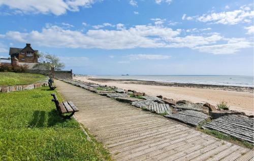 Sartilly-Baie-Bocage House | Cozy Home In Sartilly-Baie-Bocage