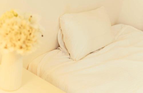 Sinchon-dong Apartment | Cozy Home in Seoul