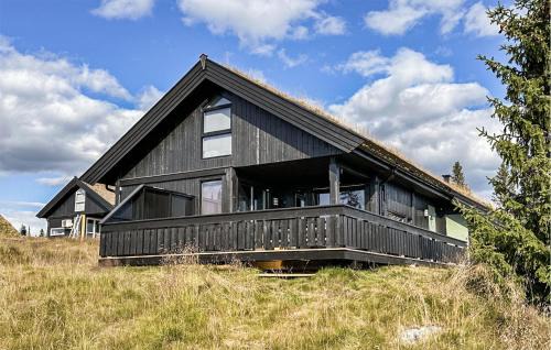 Sjusjoen House | Cozy Home In Sjusjøen With Kitchen