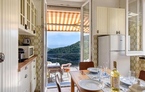 Teriasca House | Cozy Home In Sori With House Sea View