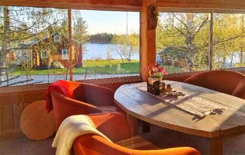 Vindeln Municipality House | Cozy Home In Storsävarträsk With Sauna