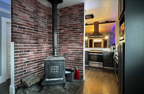 Northside House | cozy home in the heart of the city.
