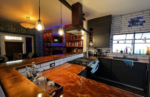 Northside House | cozy home in the heart of the city.