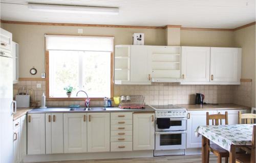 Karlskrona Municipality House | Cozy Home In Torhamn With Kitchen