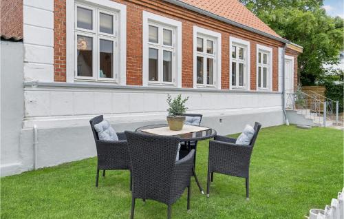 Lohals House | Cozy Home In Tranekær With Kitchen