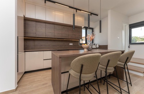 Turanj House | Cozy home in Turanj with sauna