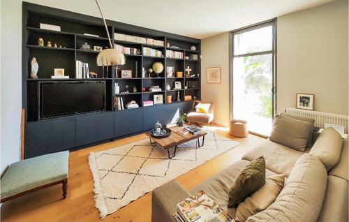 Valros House | Cozy Home In Valros With Wifi