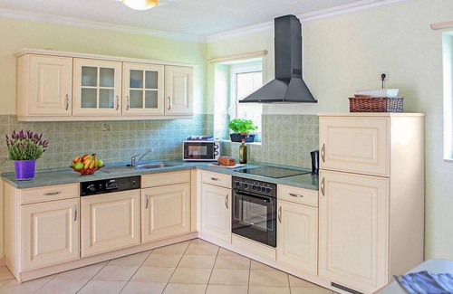 Verchen House | Cozy home in Verchen with WiFi