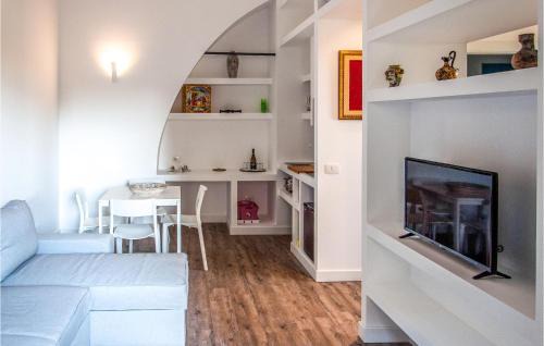 San Michele di Ganzaria House | Cozy Home In San Michele Di Ganzari