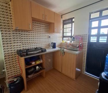 Meru Bed & Breakfast | Cozy Home