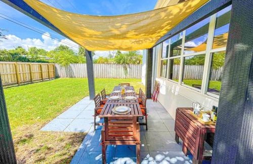 South Lake Villa | Cozy Home Located 5-Min From Beach with Outdoor-BBQ-Bikes