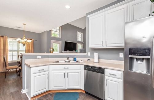 Riverdale House | Cozy Home mins from Atlanta Airport and Downtown