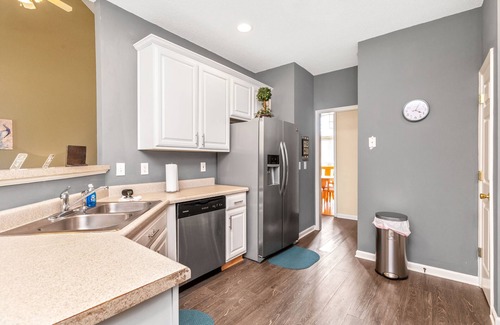 Riverdale House | Cozy Home mins from Atlanta Airport and Downtown