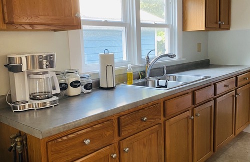Mendon House | Cozy Home, Minutes from Killington! Washer/Dryer & Free Disney+/Peacock!