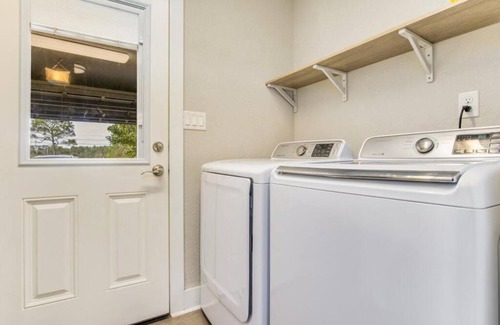 Gulf Breeze House | Cozy Home Minutes to Beaches
