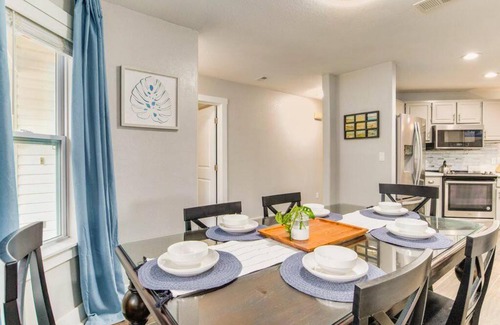 Gulf Breeze House | Cozy Home Minutes to Beaches