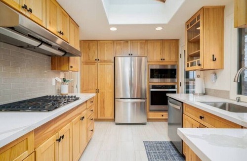 Bryant House | Cozy Home near Children's Hospital & UW Medical Center at Montlakenn