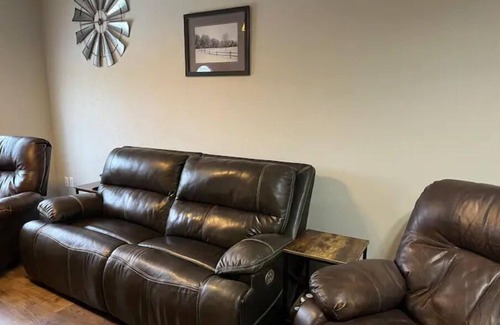 Penn House | Cozy home near Devils Lake, ND (Penn)