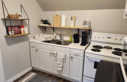 Sarnia House | Cozy home near downtown, beaches, parks, Lake Huron and the St. Clair River