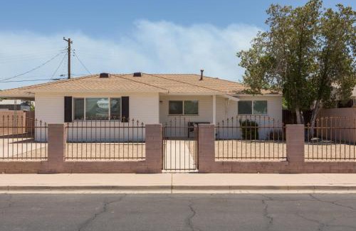 Mesa House | Cozy home near downtown Mesa Pool BBQ
