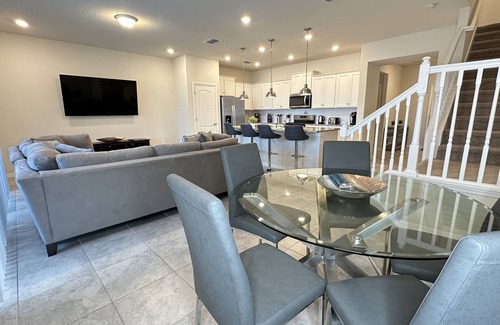 Loughman House | Cozy home next to Disney World! 7167