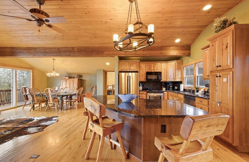Blowing Rock House | Cozy Home on App Ski Mountain
