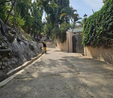 Mwanza Apartment | Cozy Home on Rocks