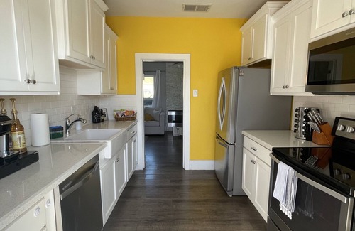 Garfield House | Cozy home only 10 mins to DT w/ Self-Check In