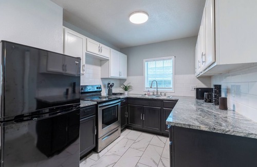 Turner Park House | Cozy Home Perfect for Groups!
