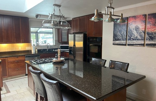 Alyeska House | Cozy home perfect for 2 families. Alaska Locals Spring Special!
