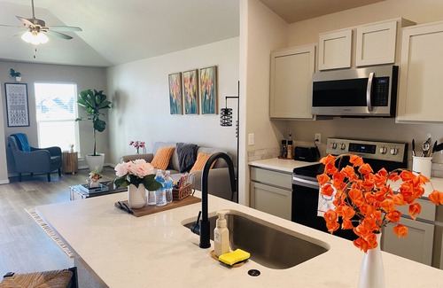 Lubbock House | Cozy home # Safe Neighborhood & Pet Friendly