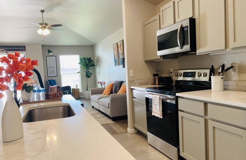Lubbock House | Cozy home # Safe Neighborhood & Pet Friendly