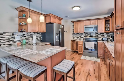 Long Pond Cabin | Cozy Home w/Game room Poconos! camelback Kalahari