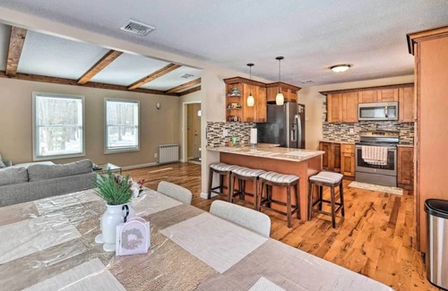 Long Pond Cabin | Cozy Home w/Game room Poconos! camelback Kalahari