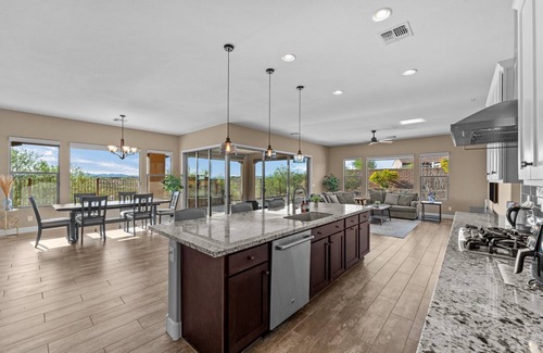 Congress House | Cozy home with beautiful sunset view in charming Wickenburg golf community