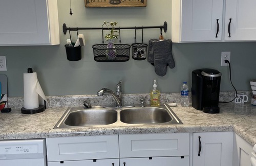 Central Cottage | Cozy Home with over an Acre - November rates reduced!
