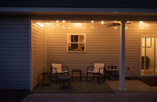 Pembroke House | Cozy Home with Peaceful Patio