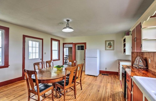 Greene House | Cozy Home with Vineyard, Working Farm and Fall Foliage