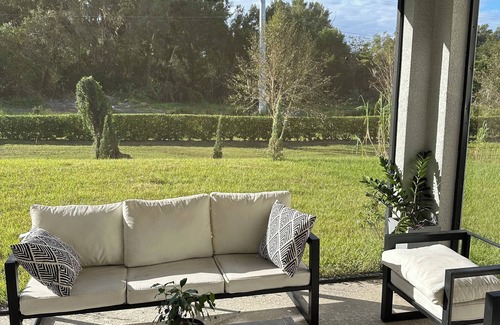 DeLand House | Cozy Home with Workspace