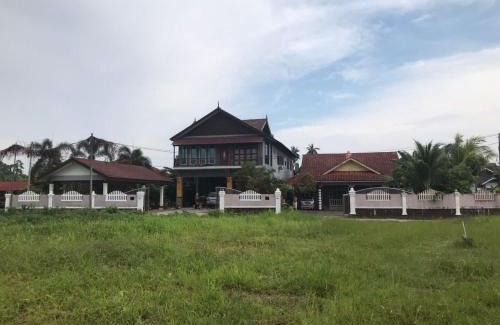 Kampung Kubang Tangga Villa | Cozy Homestay Che Yang