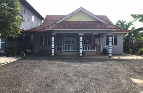 Kampung Kubang Tangga Villa | Cozy Homestay Che Yang