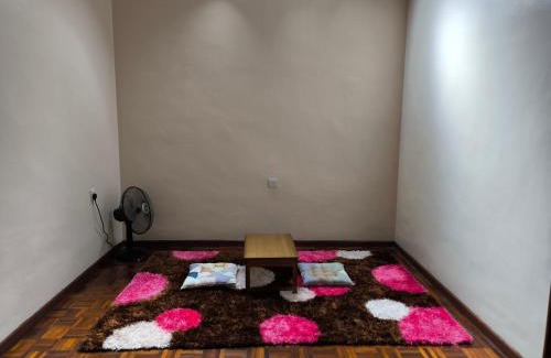 Batu Pahat House | Cozy Homestay near Pantai & Aeon Big - 10pax by Ngio