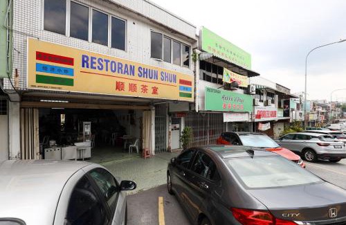 Taman Mutiara Apartment | Cozy Homestay with Karaoke System & Pool Table