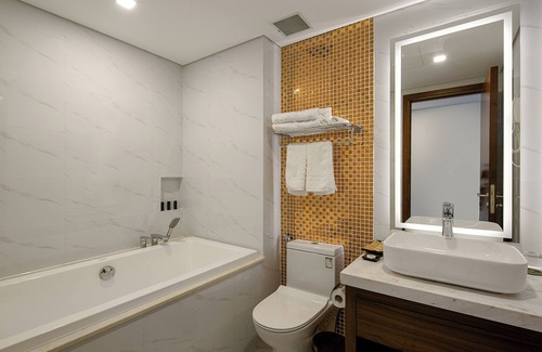 Son Tra Hotel | Cozy Hotel on Korea Town, only 500m from Han Bridge